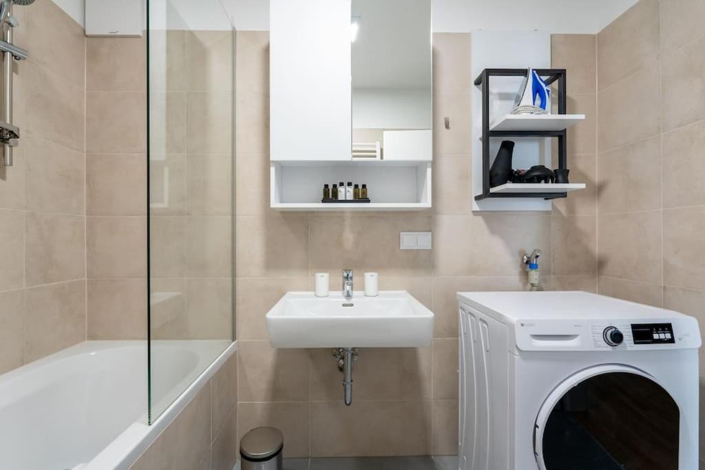 Urban 1Br Retreat, Easy City Link By Hm Wien Exteriör bild