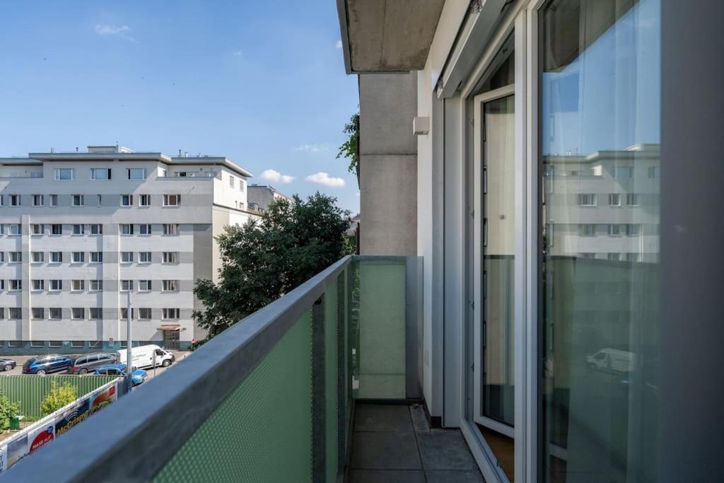 Urban 1Br Retreat, Easy City Link By Hm Wien Exteriör bild